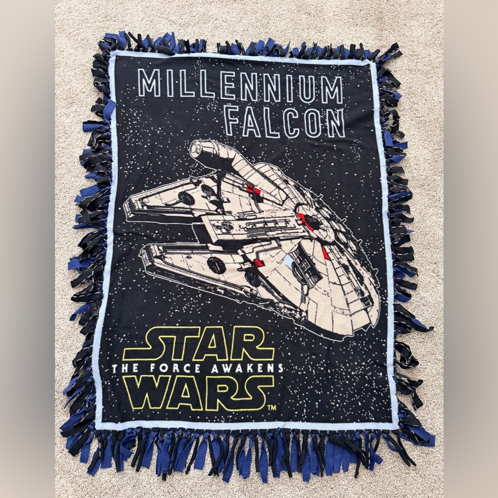 Star Wars Millennium Falcon plush fleece Throw Blanket with fringe